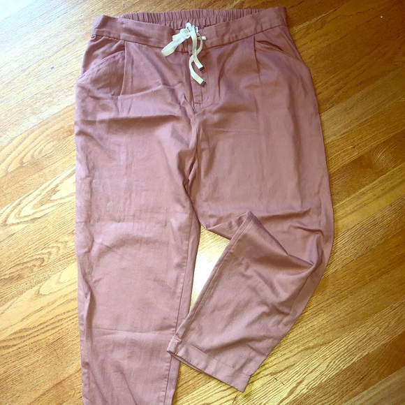 Old Navy Pants - Old Navy cropped casual,lightweight chinos.